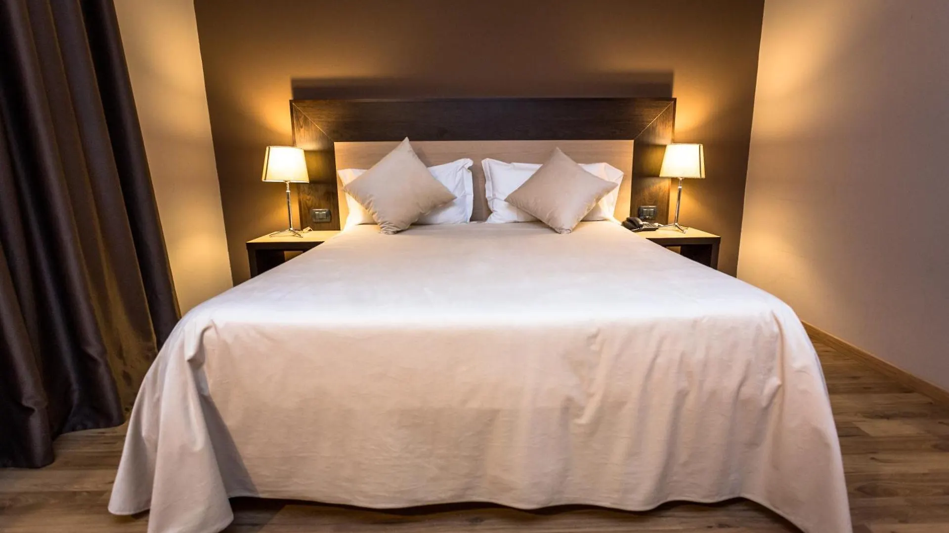 Hotel Don Camillo Brescello 4*,
