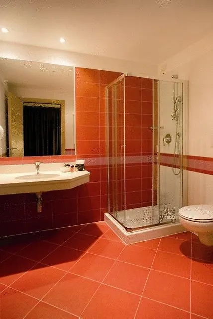 Hotel Don Camillo Brescello 4*,  Italien